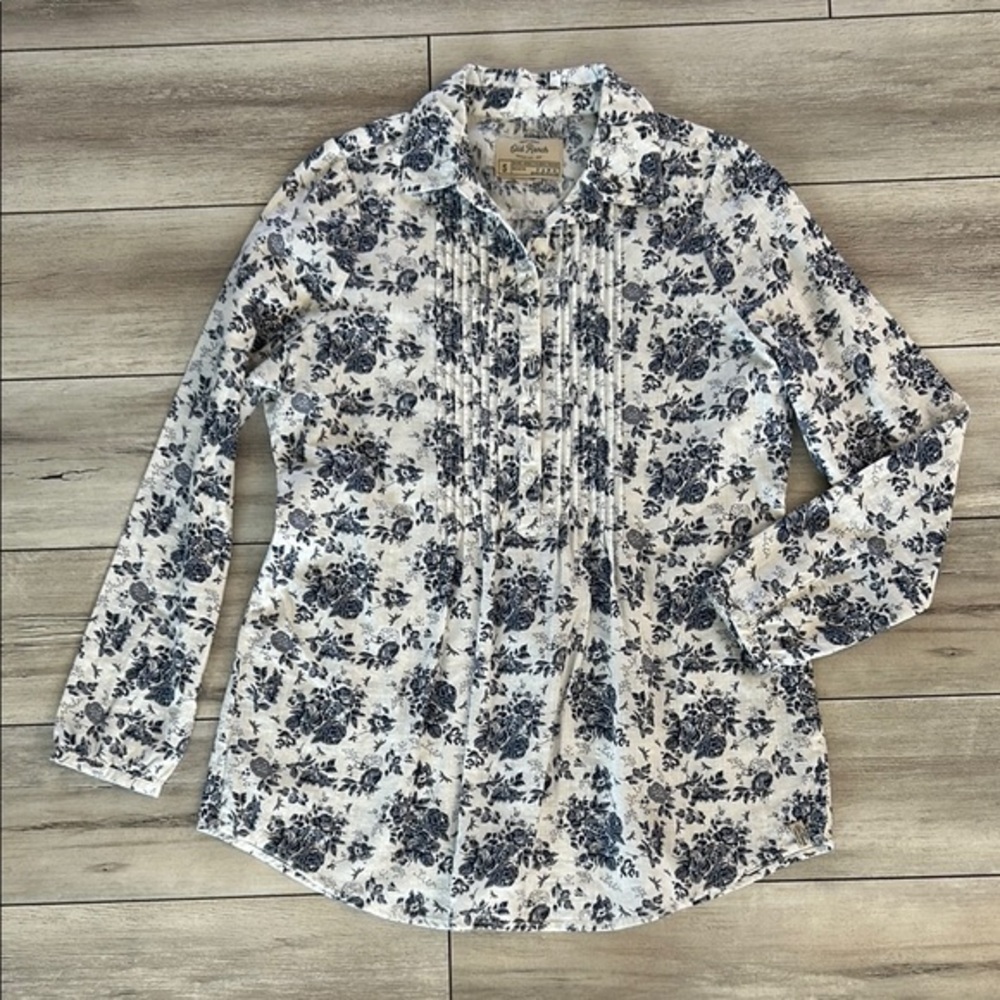 Old Ranch blue and white floral long sleeve blouse size small